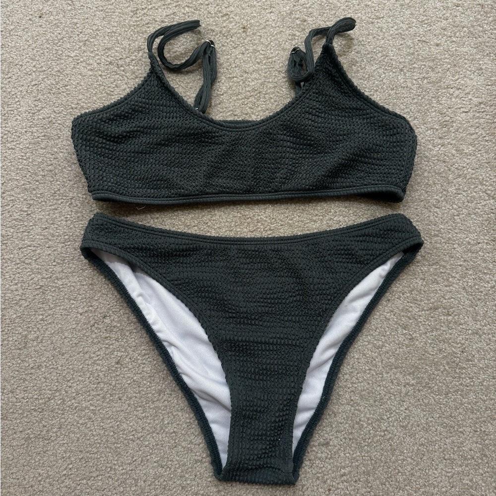 SHEIN Black and Green Bikini Set with Ribbed Texture